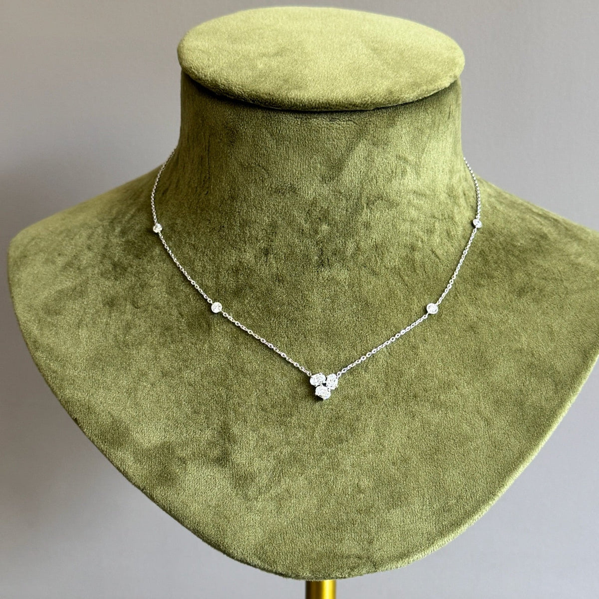 9 kt / White Gold
