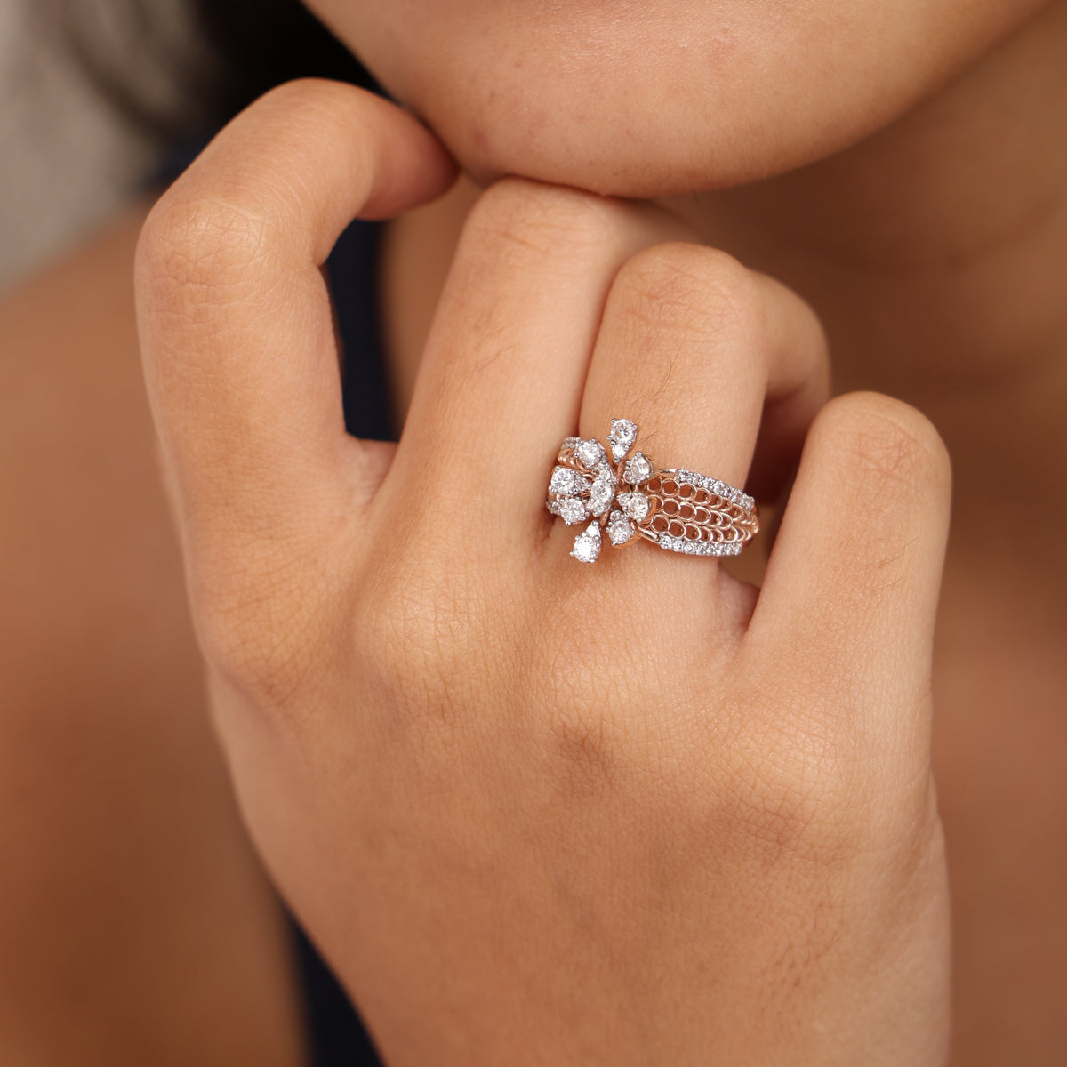 9 kt / White Gold / 7