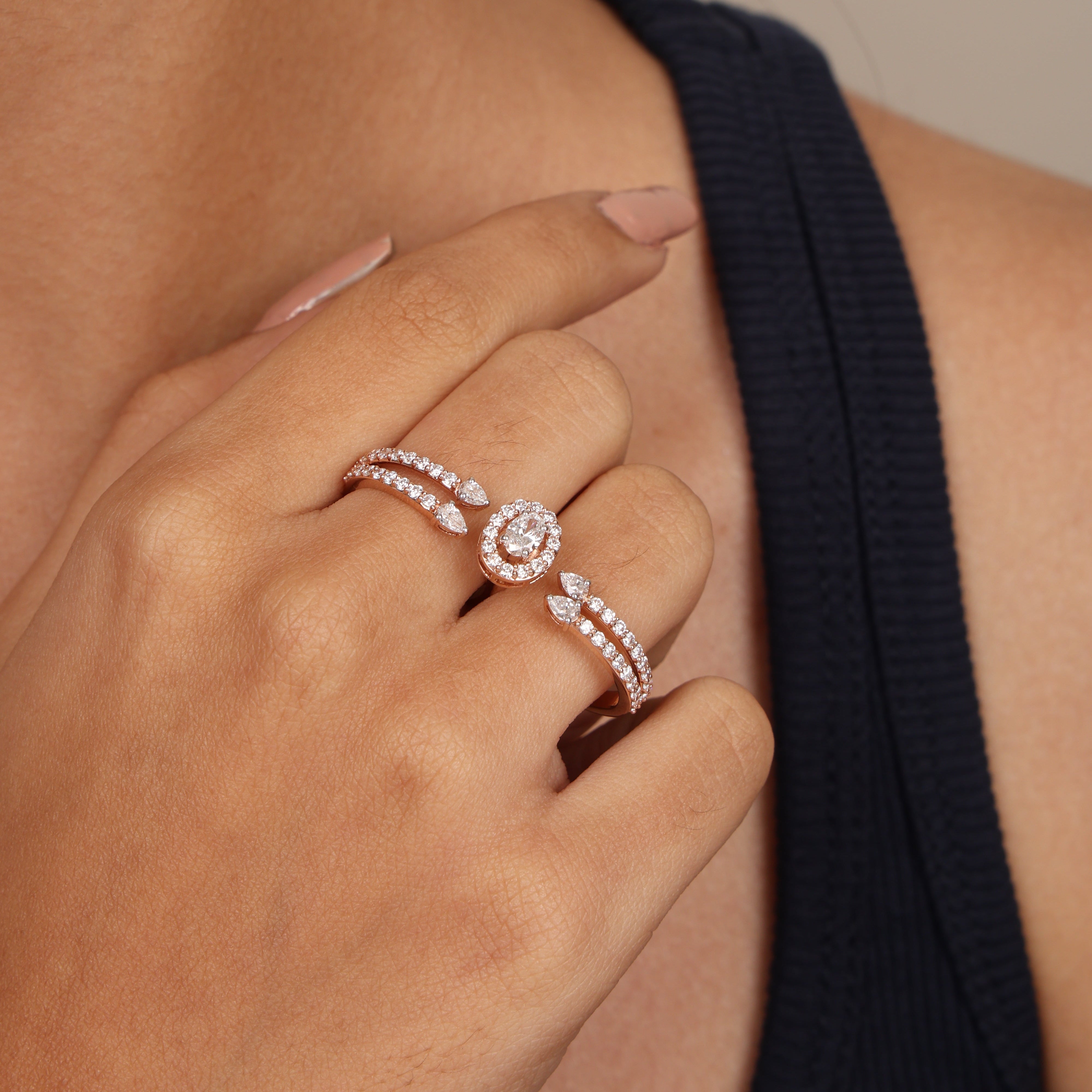 Multi-Finger Floating Halo Ring