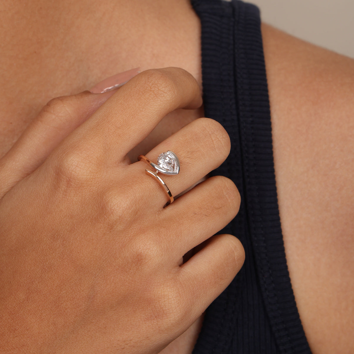 9 kt / White Gold / 7