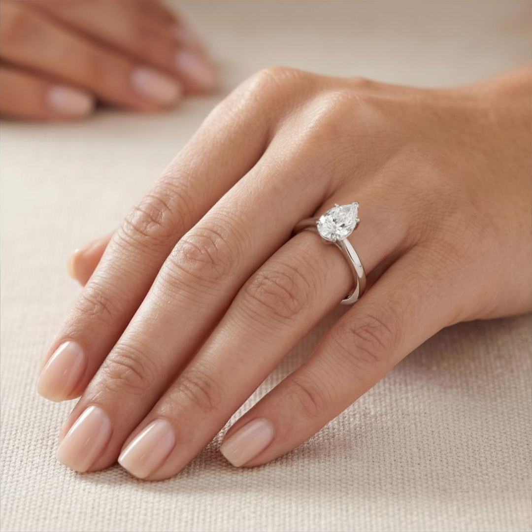 Classic solitaire ring - Pear 2ct
