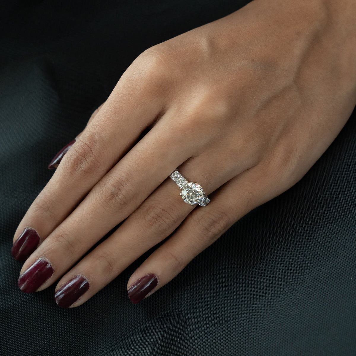 White Gold / 9 kt / 7