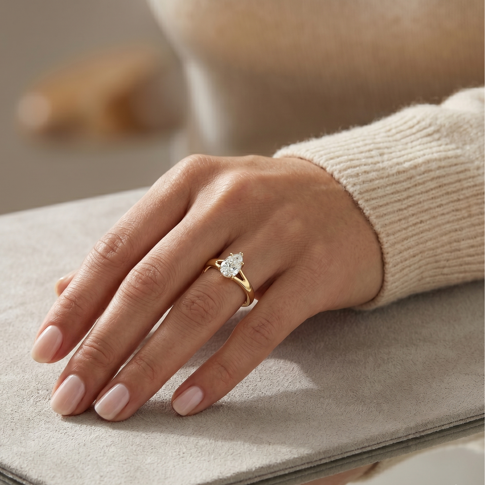 Split Band Ring - Pear 0.5 ct