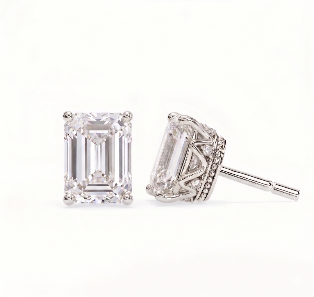 Emerald solitaire studs - Crown setting