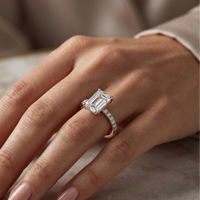 Elara Ring - Emerald 2ct
