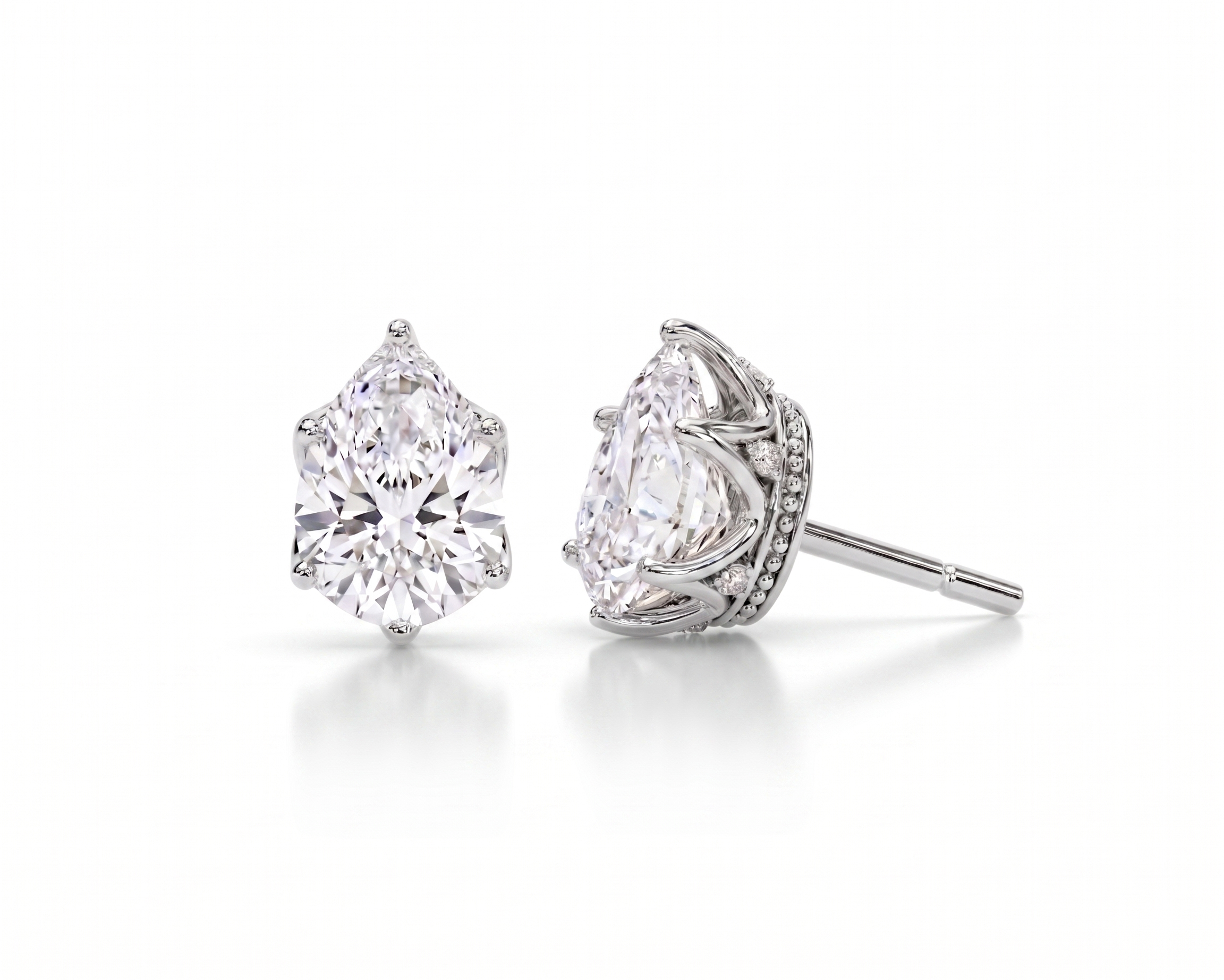 Pear studs - Crown setting