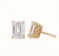 Emerald solitaire studs - Crown setting