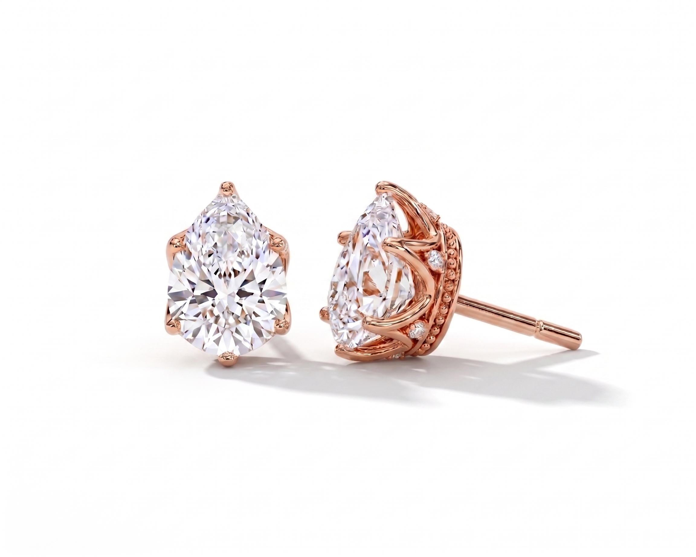 Pear studs - Crown setting
