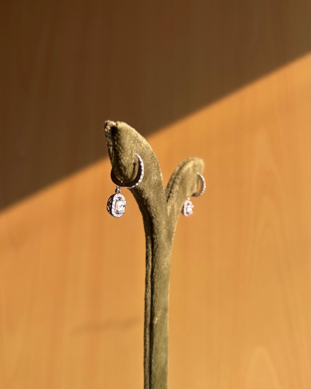 Aarini Diamond Drops - 0.50 pointer each