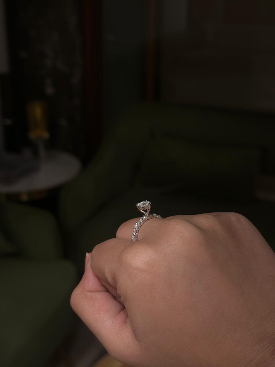 The Clara Crest Ring - 1 Heart